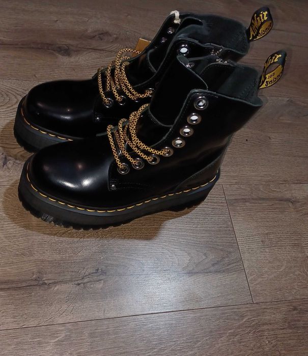 Glany Dr. Martens Jadon Max roz 38
