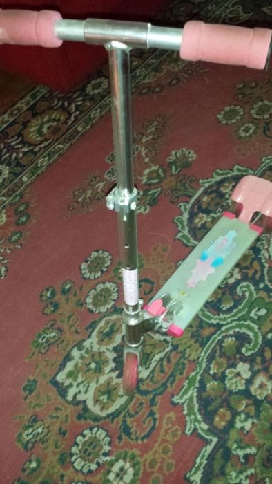 Świecąca hulajnoga