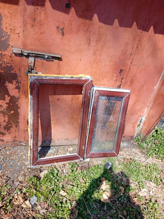 Okno plastikowe PCV 90 X 55 kolor dąb