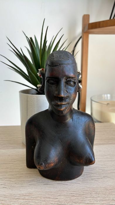 Escultura artesanal africana em madeira | Angola