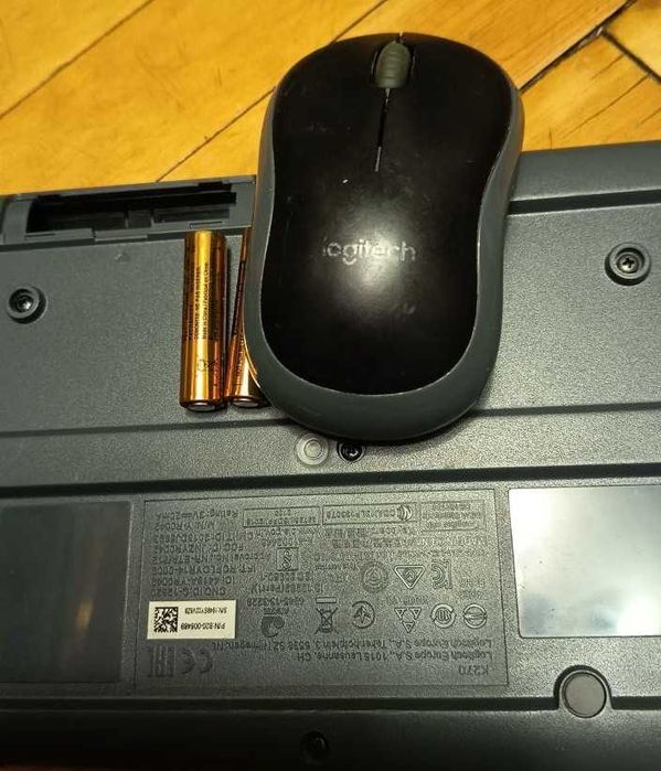 Комплект: Монітор LG 23MP57HQ-P, Клавіатура і миша Logitech MK270