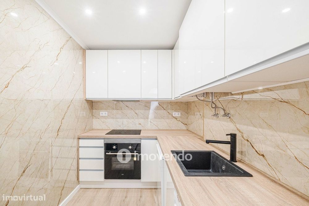 Apartamento T1 remodelado e com cozinha equipada, em Entrecampos