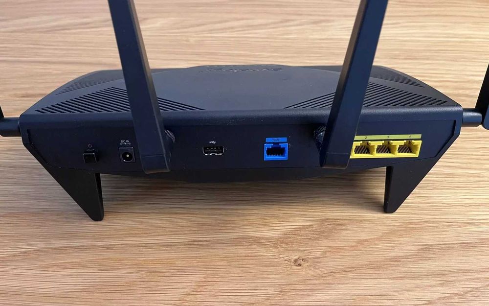 Router wi-fi SYNOLOGY RT2600AC  usado