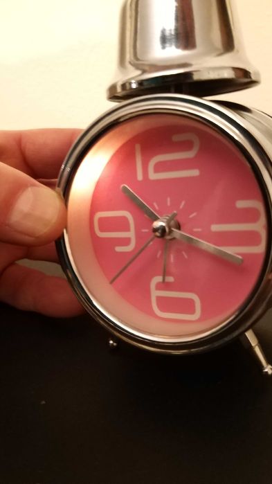 relógio despertador com luz