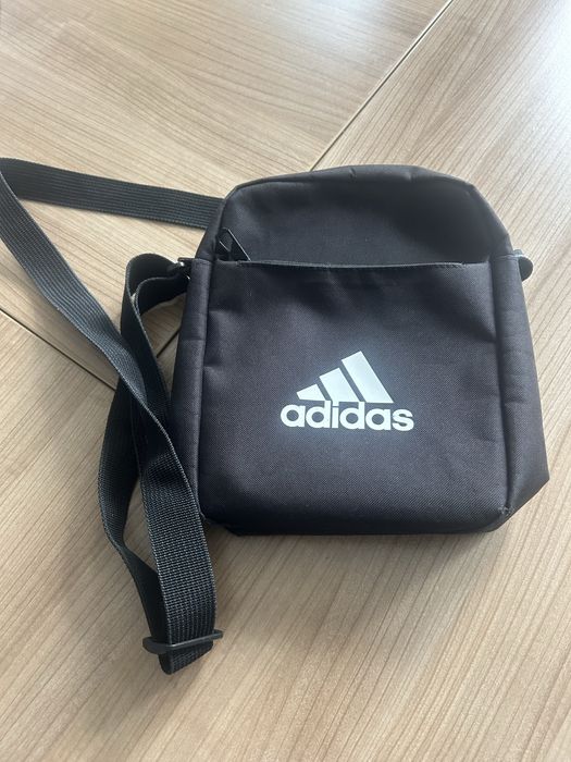 Torebka listonoszka firmy adidas bardzo dobry stan