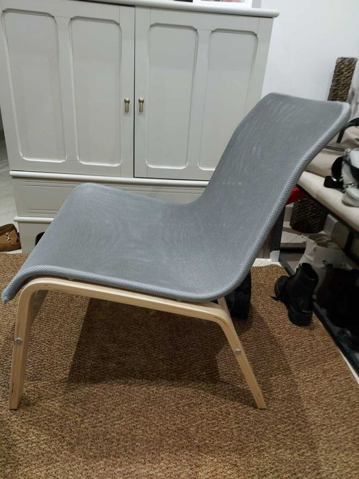 Duas cadeiras sala de armação de madeira