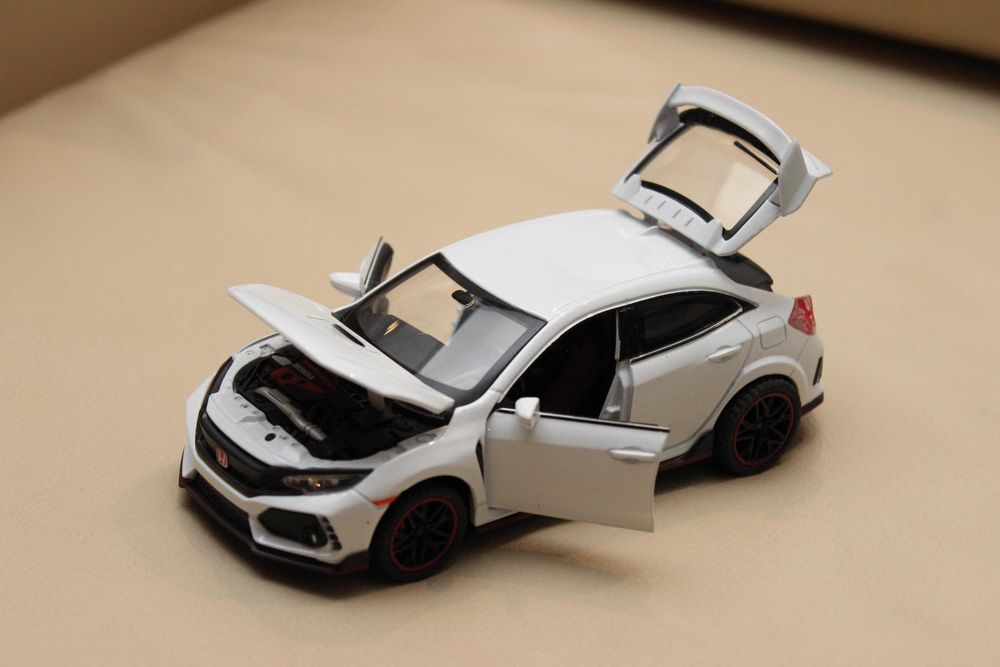 Model samochodu jak HONDA CIVIC TYPE-R X 10 1:32 światła dźwięk