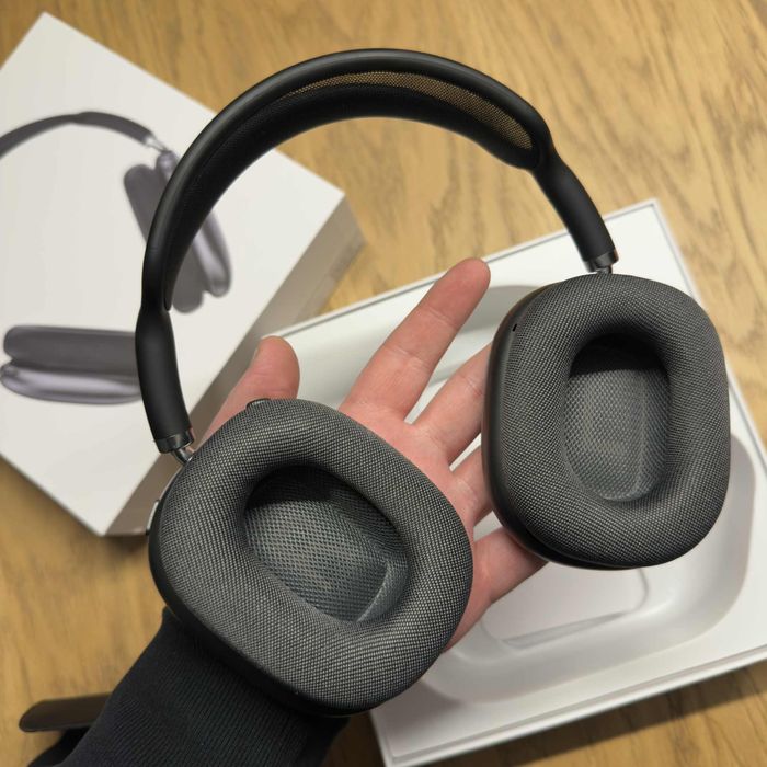 Pihone air pods max