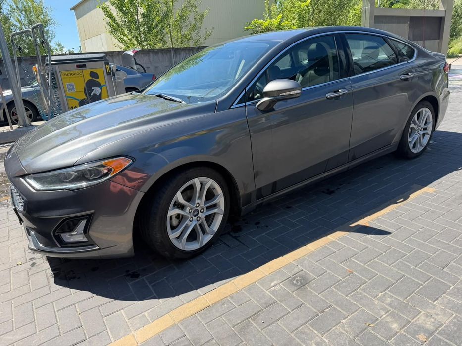 Ford Fusion 2020 VIN 3FA6P0RU5LR182154 фото оголошення 2 з 8