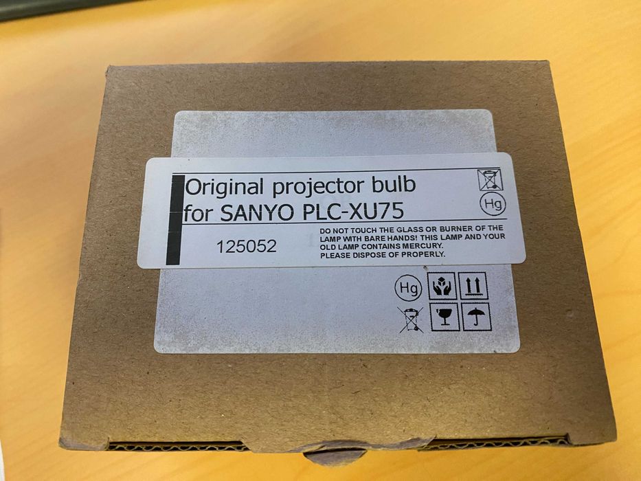 Lâmpada Projector Original Sanyo PLC-XU75 sem suporte