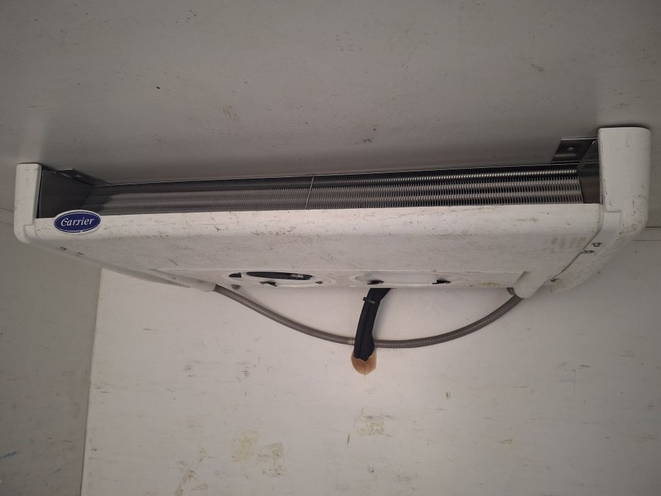 Agregat chłodniczy Carrier Xarios 350 22r stan bdb 12V 230V