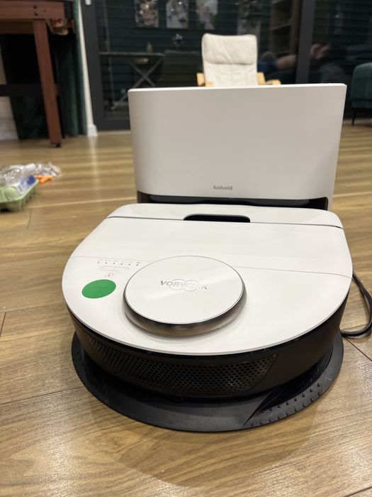 Vorwerk Kobold VR7 z bazą i akcesoriami