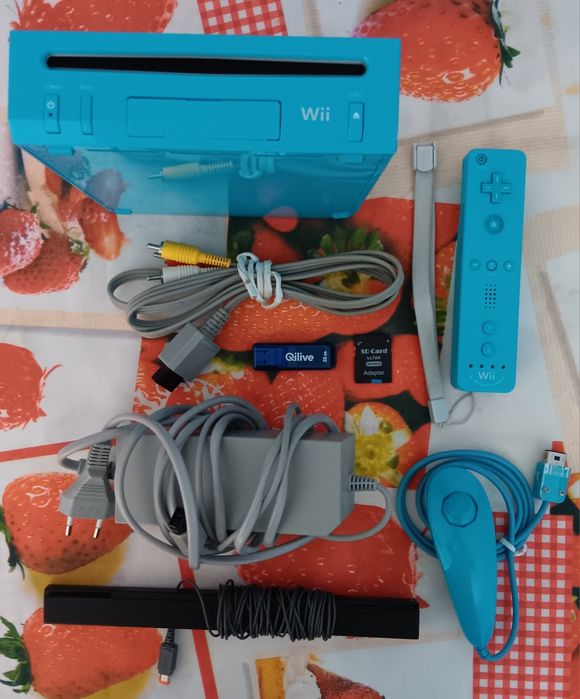 Consola Nintendo Wii Azul + 22 Jogos Nintendo + 900 jogos Emuladores