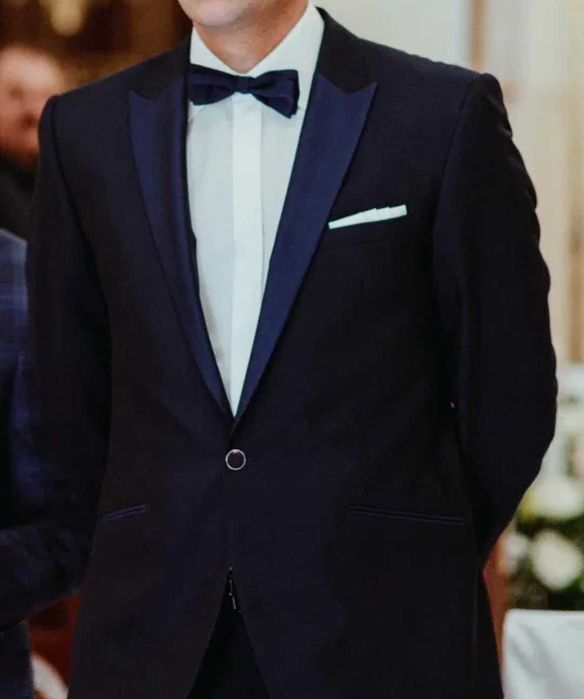 Elegancki, ślubny garnitur