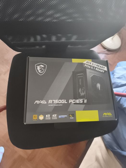 Fonte de 750 watts msi mag A750GL  PCIES 2
