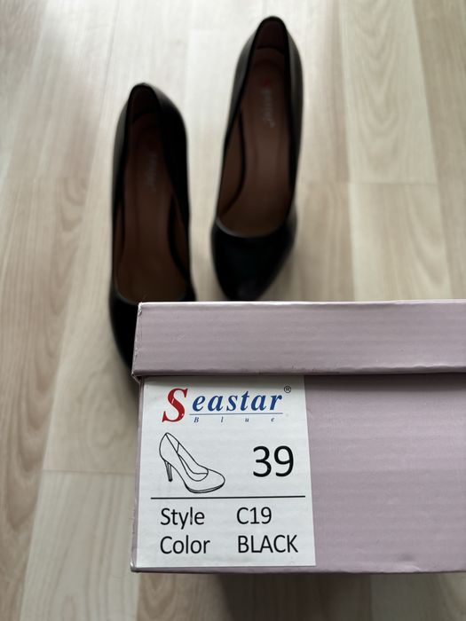 Czarne szpilki 39
