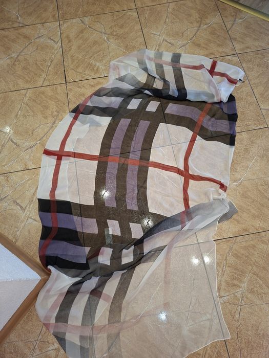 Szal Burberry jedwab duzy