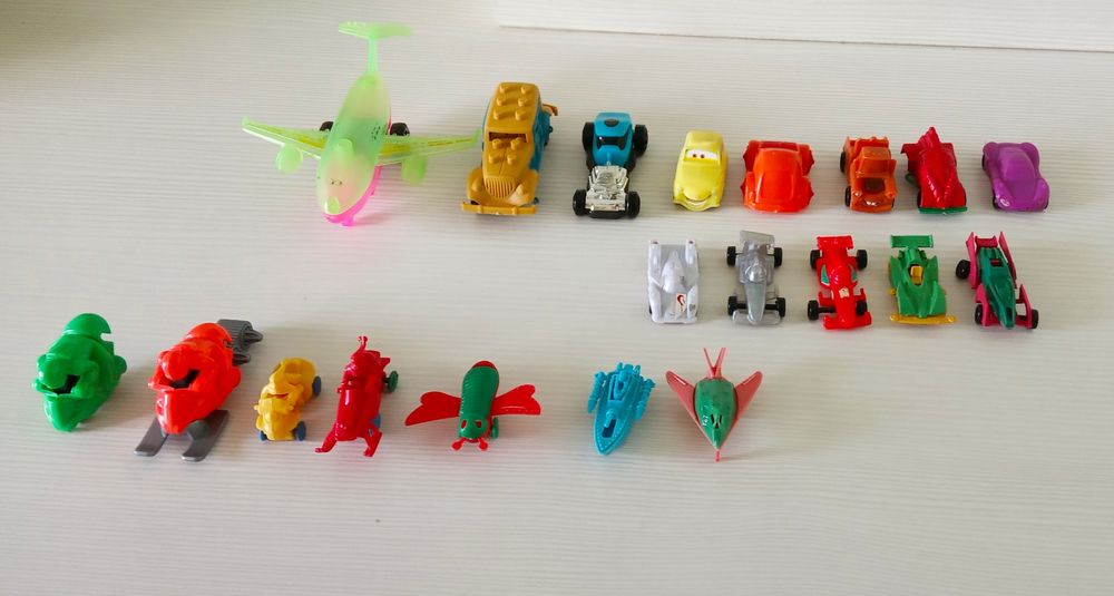 Киндер сюрприз машинки,тачки,гонки, авто