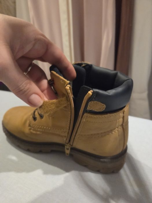 Buty zimowe trapery Levis rozm. 34