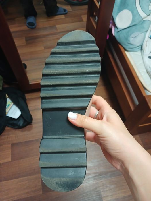 ласковые бежевые лоферы