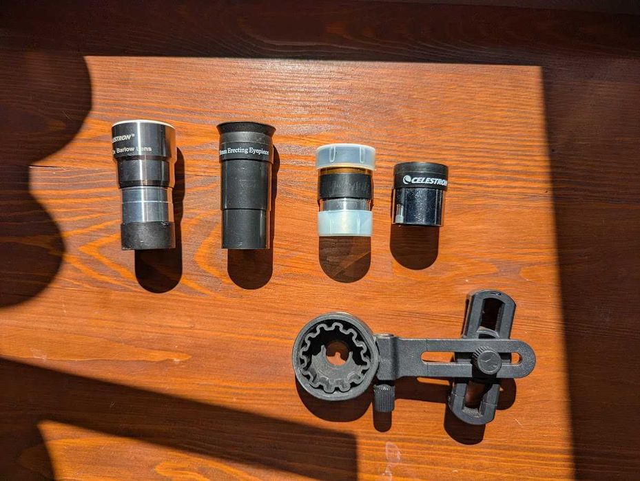 Телескоп Celestron EQ 114 + набір окулярів