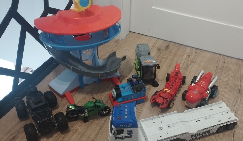 Zabawki Baza Psi Patrol, Tomek i Przyjaciele itp.