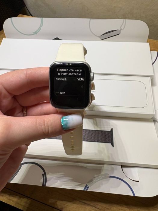 Apple watch Watch 5 40 mm акб 89% гарний  стан комплект