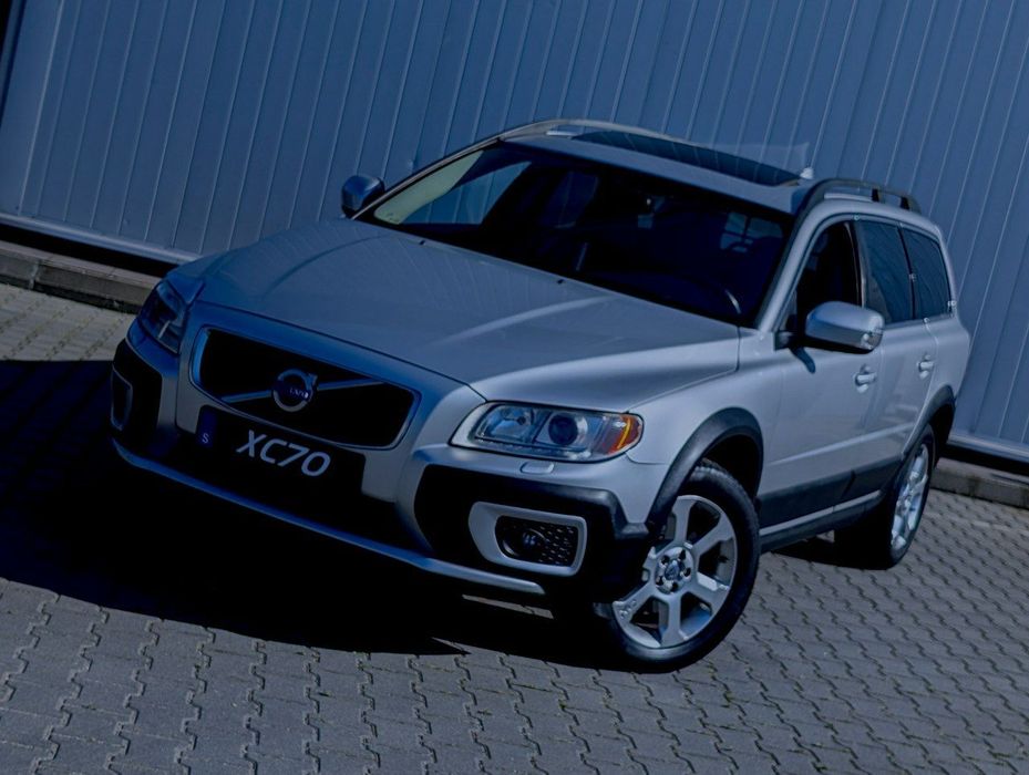 Volvo XC 70 2.4-D5 AWD Najbogatsza Wersja Bezwypadkowy Oryginalny Lakier Gwarancja