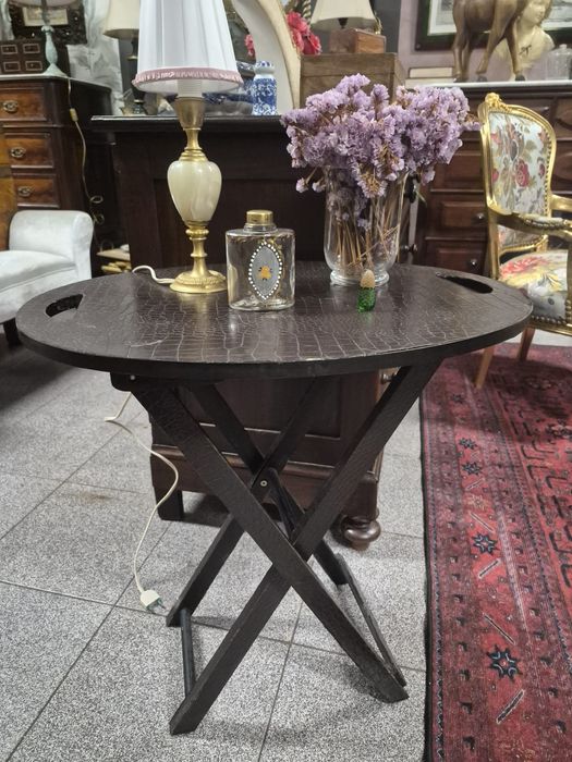 Mesinha de Apoio Dobrável - Elegante e Versátil