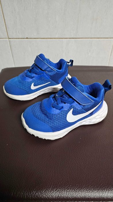 Sapatilhas / Ténis Nike Revolution 6 N°23.5