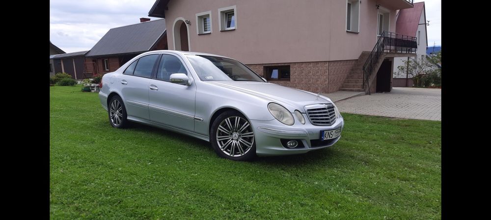 Mercedes-Benz E220