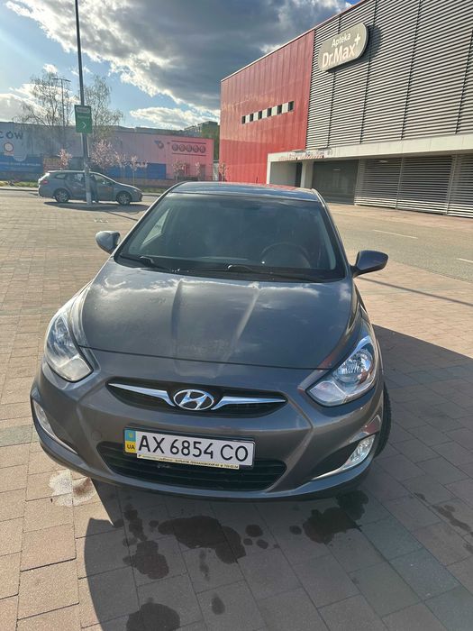 Hyundai Accent 2012 1.6 бензин
