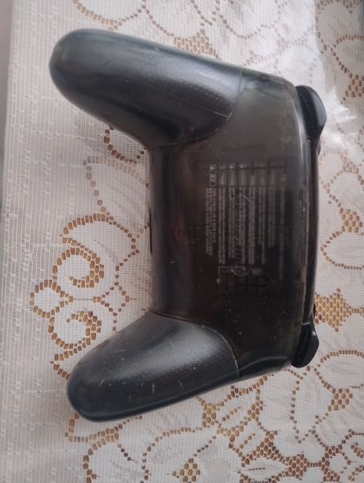 бездротовий контролер Nintendo Switch Pro Controller.