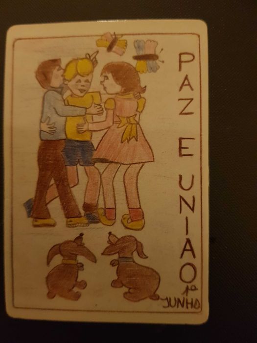 Vários calendários de anos diferentes