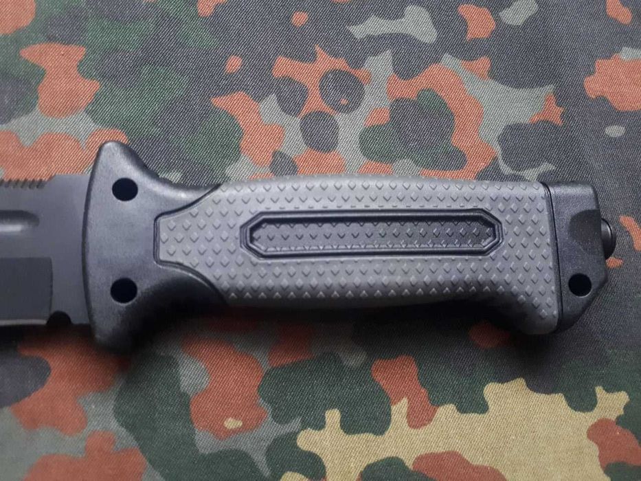Туристичний мисливський ніж Columbia 4038A 27см з пластиковими ножними,тактичний похідний ніж з кресалом,точилкою,свистком,склобій,серрейтерна пила