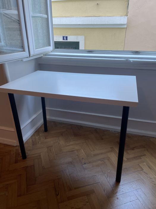 Desk branco de ikea
