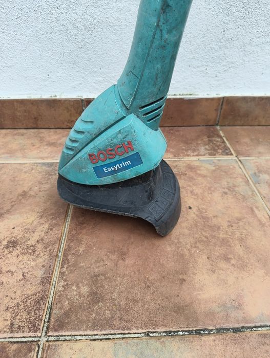 Aparador elétrico de relva