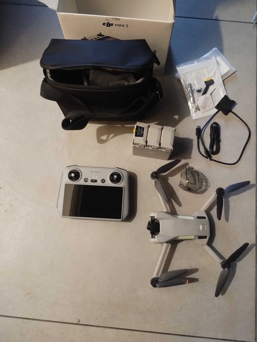 Квадрокоптер DJI Mini 3 Fly More Combo  (RC) набір