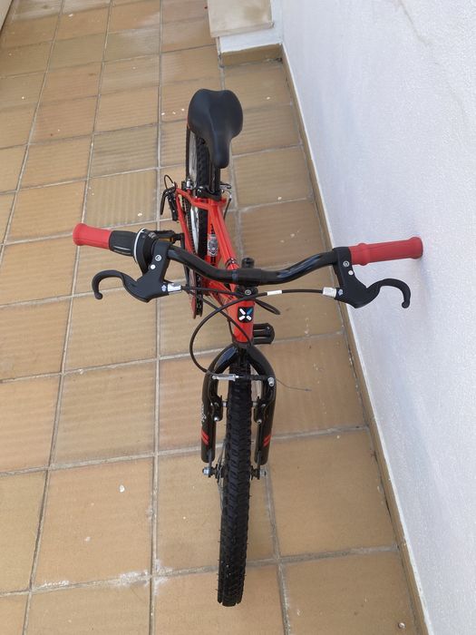 Bicicleta B’TWIN Infantil 20” – Excelente Estado