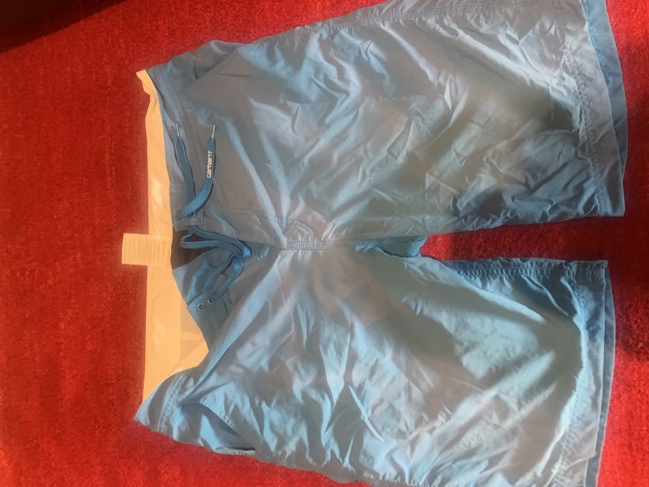 Calcoes levis .. billabong .. carhartt .. loreak