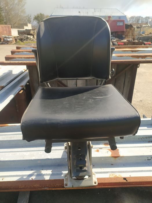 Сидіння водія автобуса.