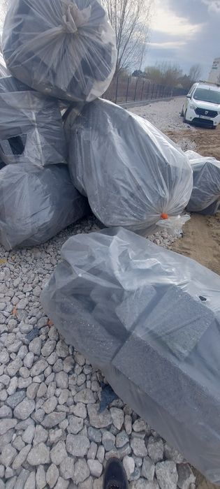 Oddam darmo Styropian ścinki po elewacji pakowane w rękaw foliowy