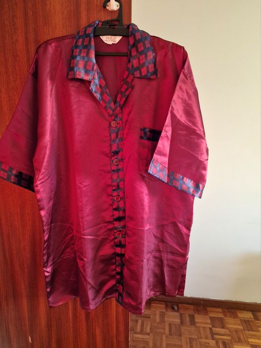 Lote de 3 pijamas em cetim novos-meia estação