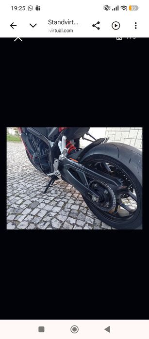 CBR 650 R vermelha