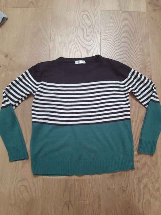 Cienki sweterek w paski 104
