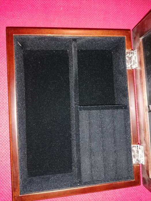 Guarda jóias em madeira