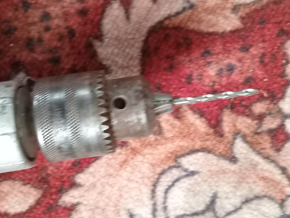 Електро інструмент