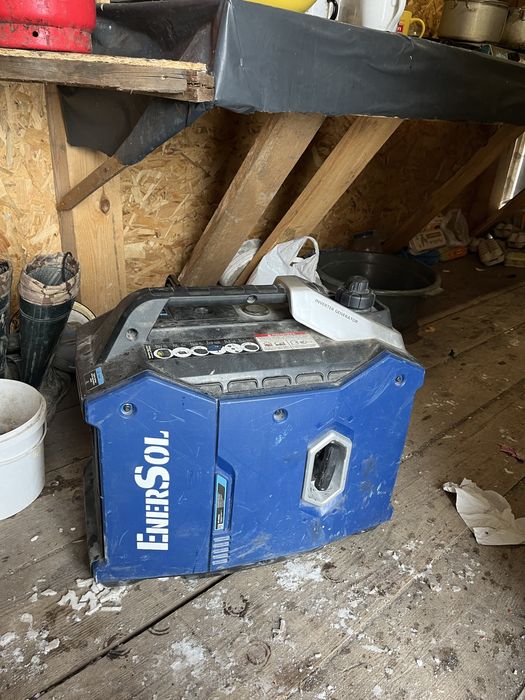 Продам інверторний генератор. Не працює плата