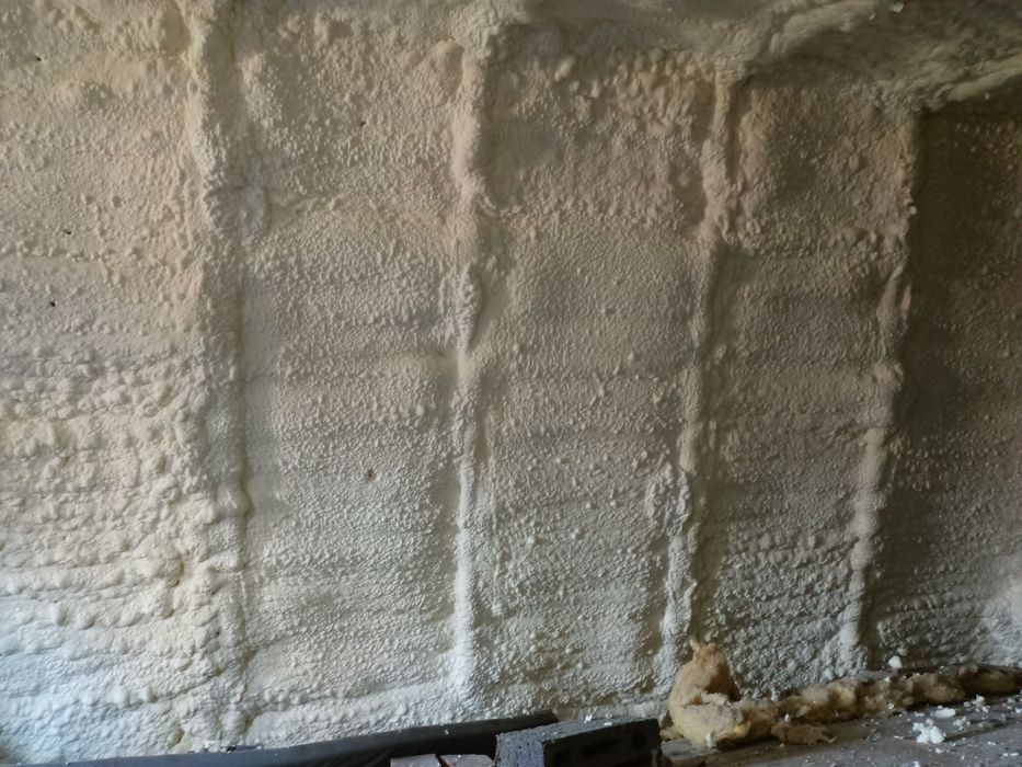 Piana Pur ocieplenie poddasza izolacja pianką RATY , ocieplanie pianą