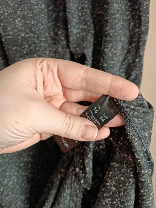 Materiałowa sukienka bez ramiączek 44 George